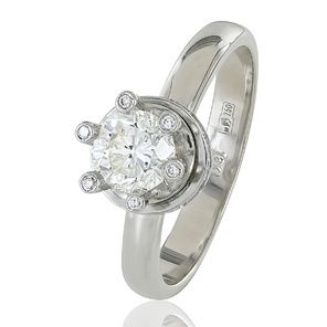 Помолвочное кольцо из белого золота с центральным бриллиантом в стиле Короны